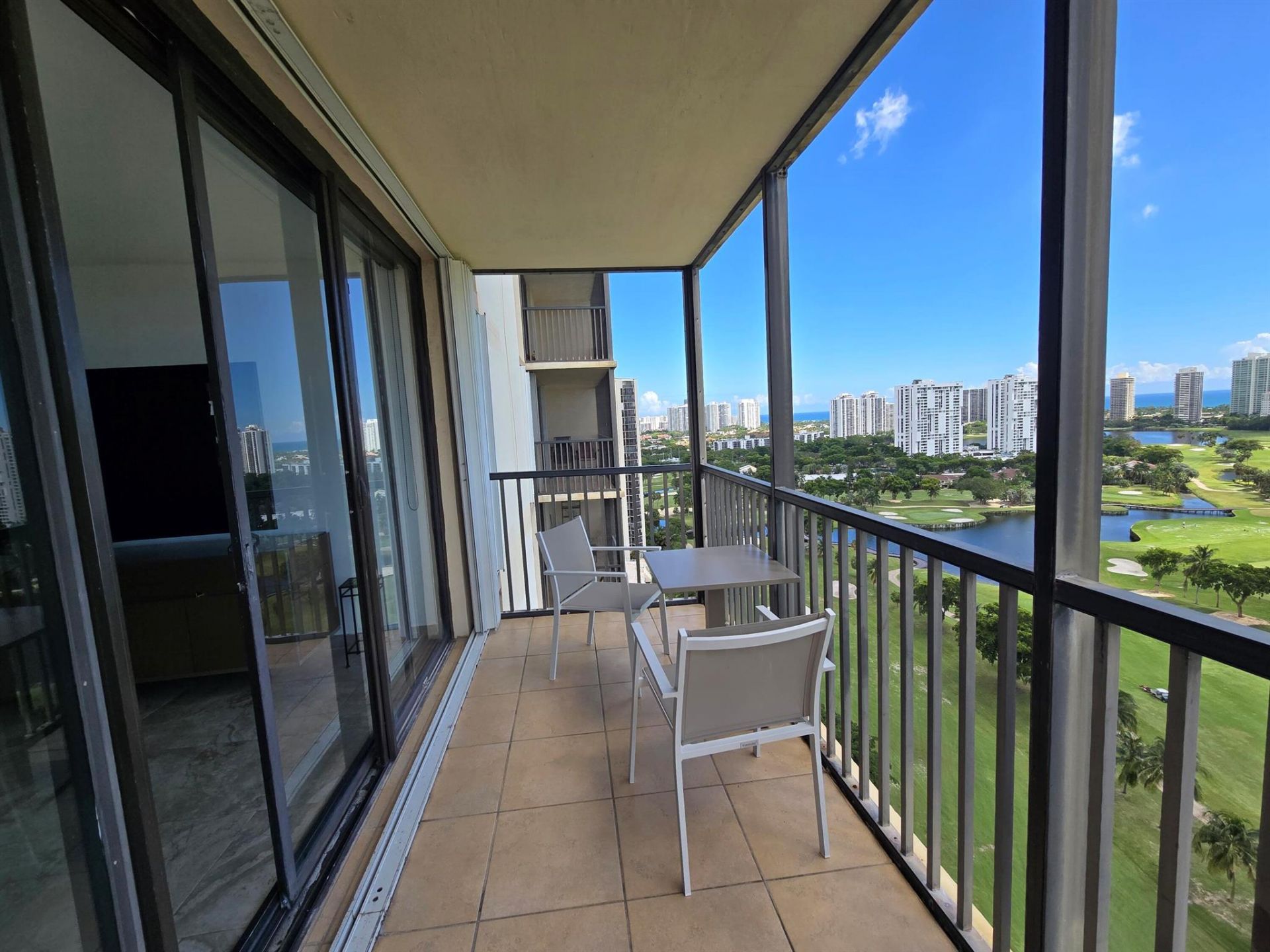 20335 W Country Club Drive, Unit 2208, Aventura, FL 33180 Photo