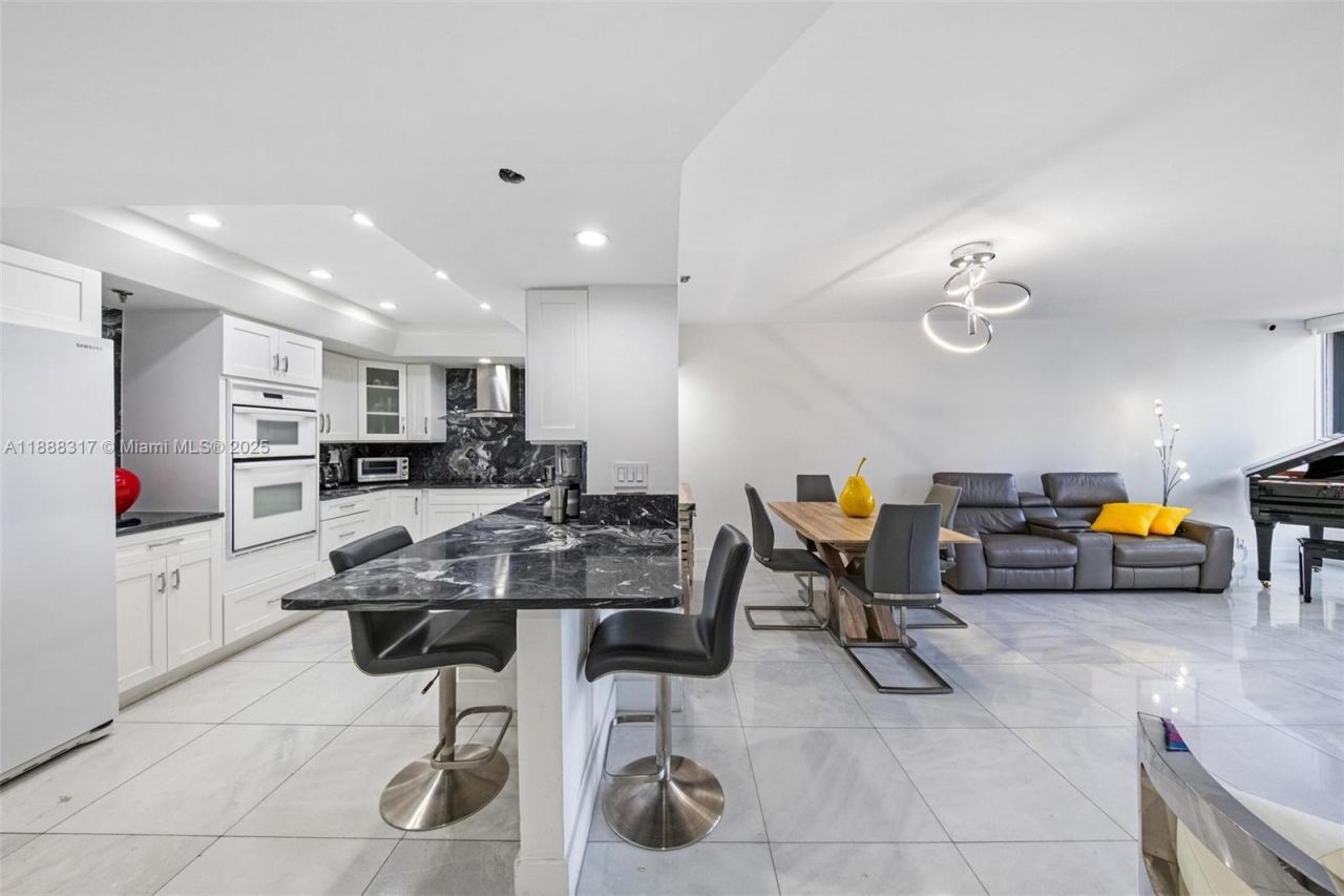 520 Brickell Key Dr, Unit A710, Miami, FL 33131 Photo