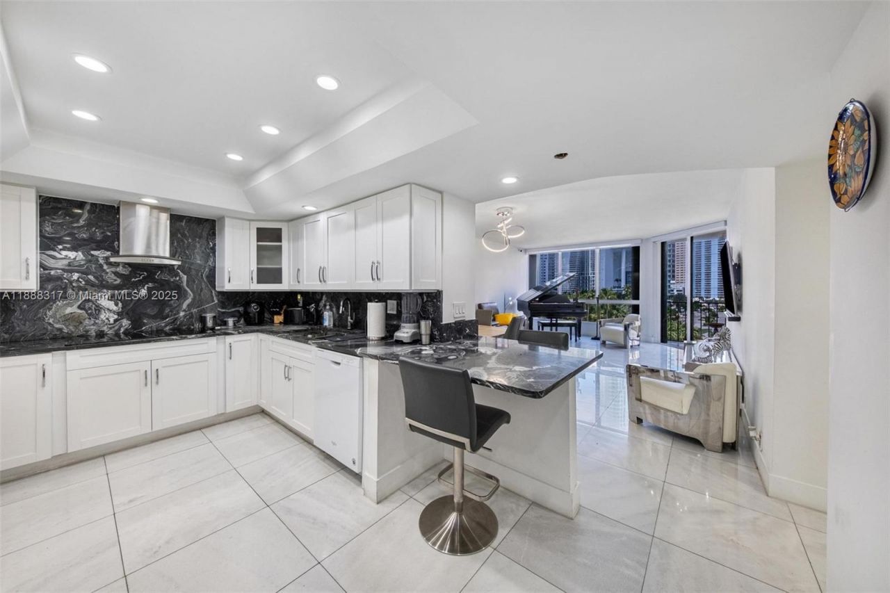 520 Brickell Key Dr, Unit A710, Miami, FL 33131 Photo