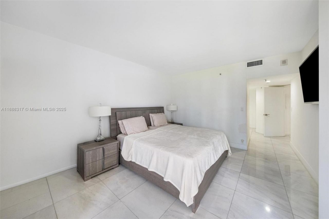 520 Brickell Key Dr, Unit A710, Miami, FL 33131 Photo