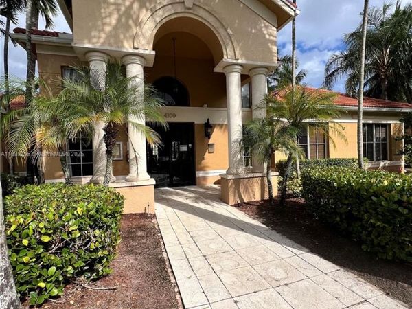 4171 San Marino Blvd, Unit 203, West Palm Beach, FL 33409