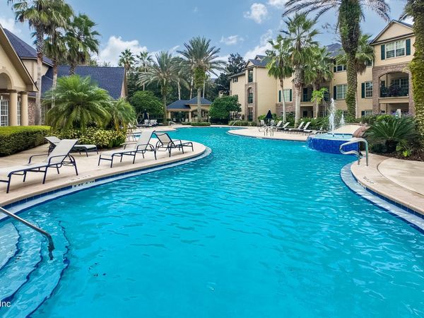 7800 POINT MEADOWS Drive, Unit 737, Jacksonville, FL 32256