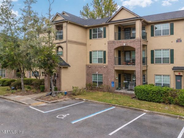 7800 POINT MEADOWS Drive, Unit 737, Jacksonville, FL 32256