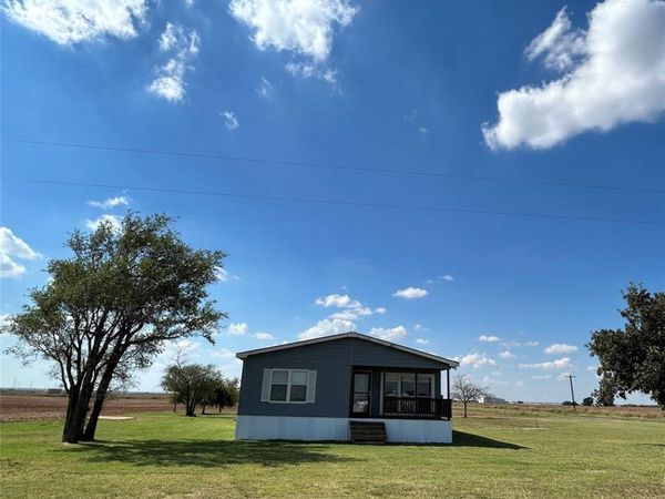 12603 N 2210 Road, Rocky, OK 73661