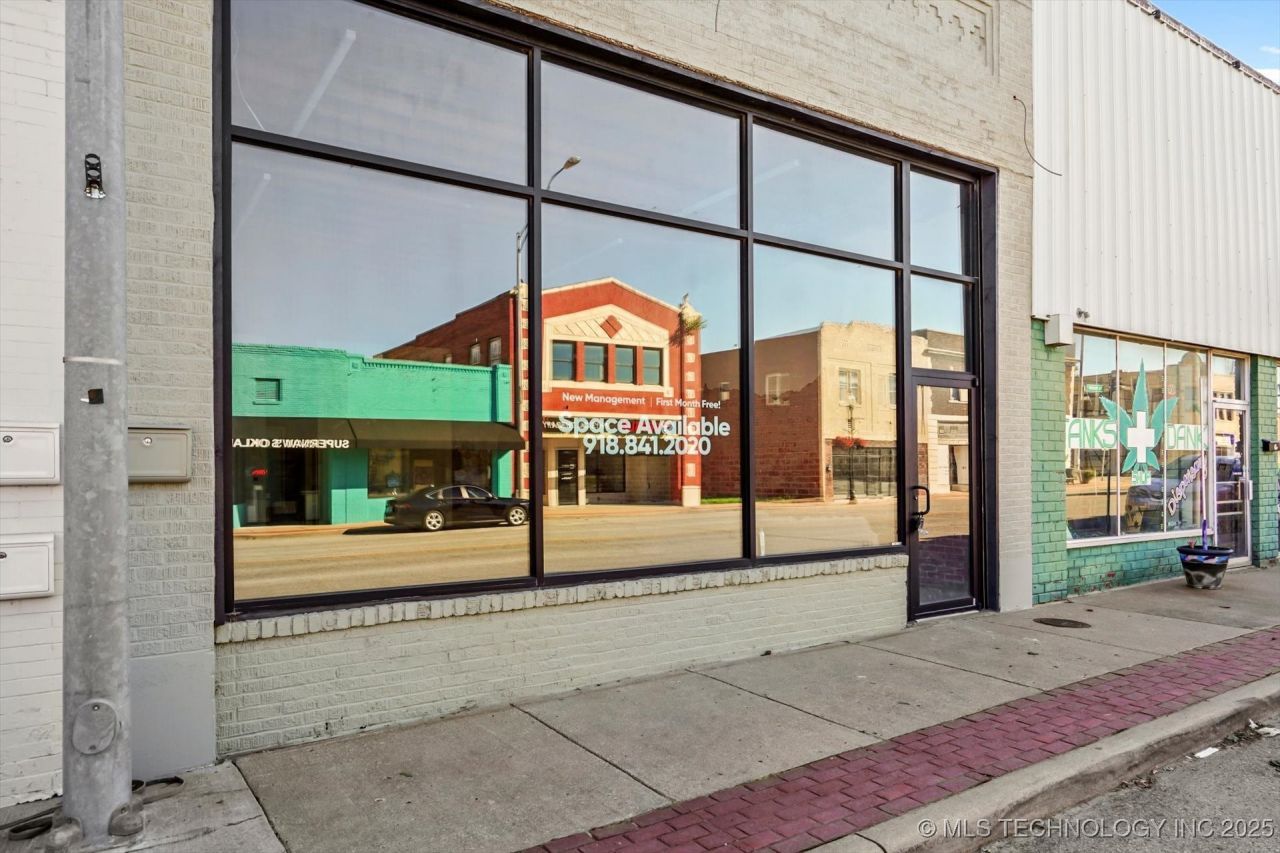 214 E Rogers Boulevard, Skiatook, OK 74070 Main Photo