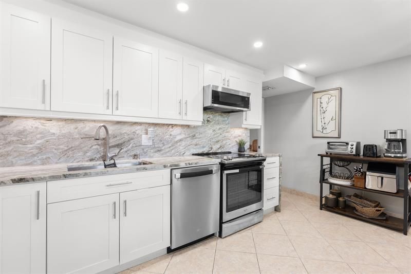 806 Cypress Grove Lane, Unit 403, Pompano Beach, FL 33069 Photo