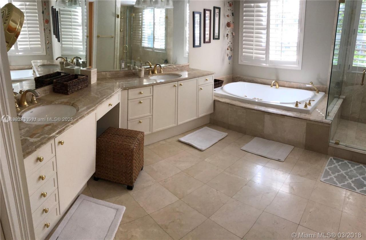 430 Grand Bay Dr, Unit 207, Key Biscayne, FL 33149 Photo