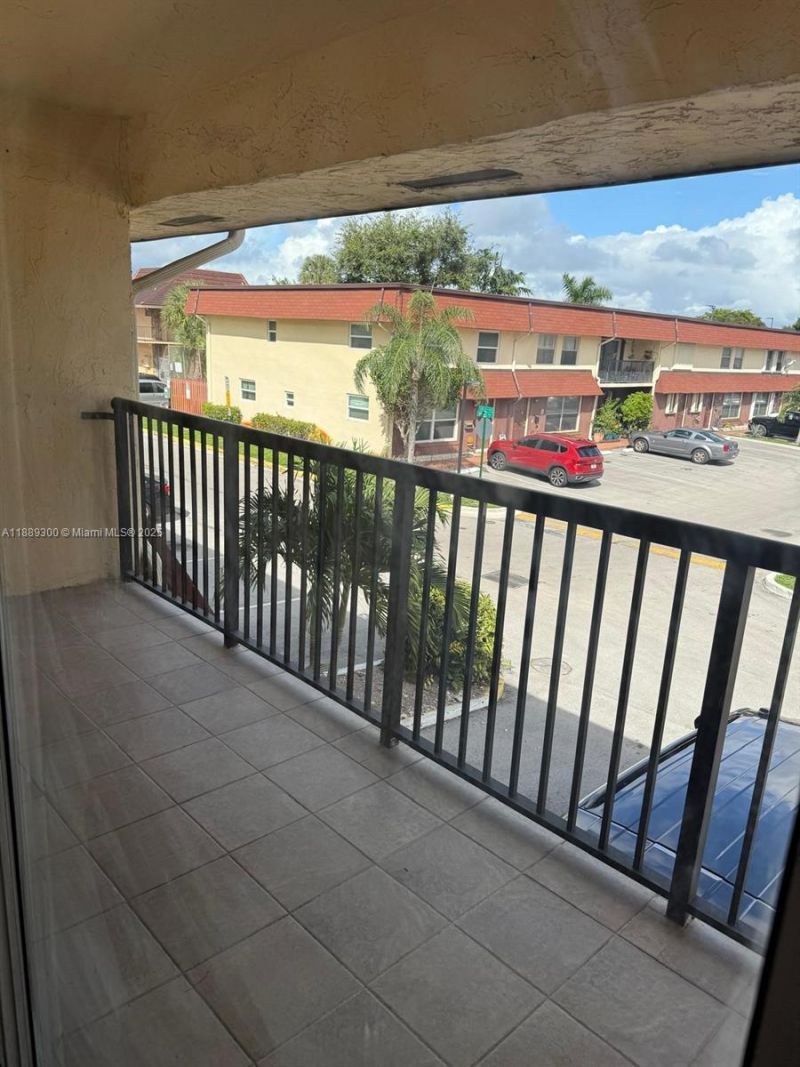 4163 SW 66th Ter, Unit 108, Davie, FL 33314 Photo