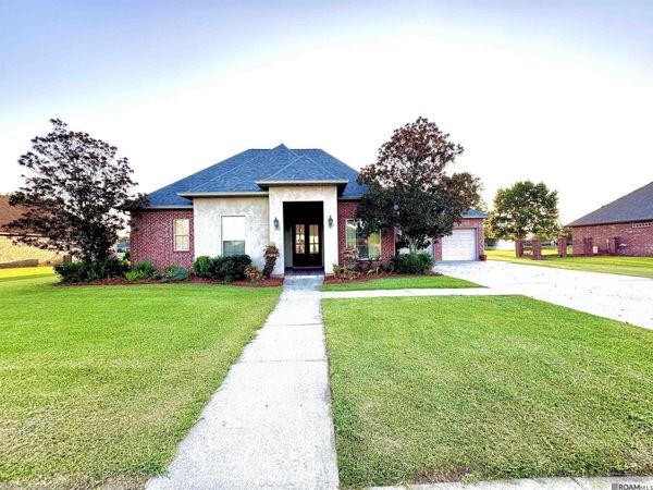 9661 Belle Place Circle, Maurice, LA 70555