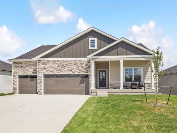 605 NW Concord Lane, Waukee, IA 50263