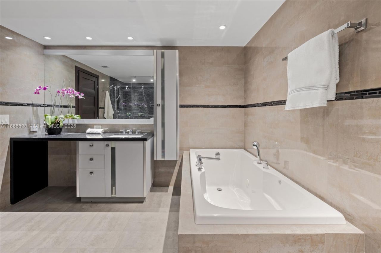 19216 Fisher Island Dr, Unit 19216, Miami Beach, FL 33109 Photo