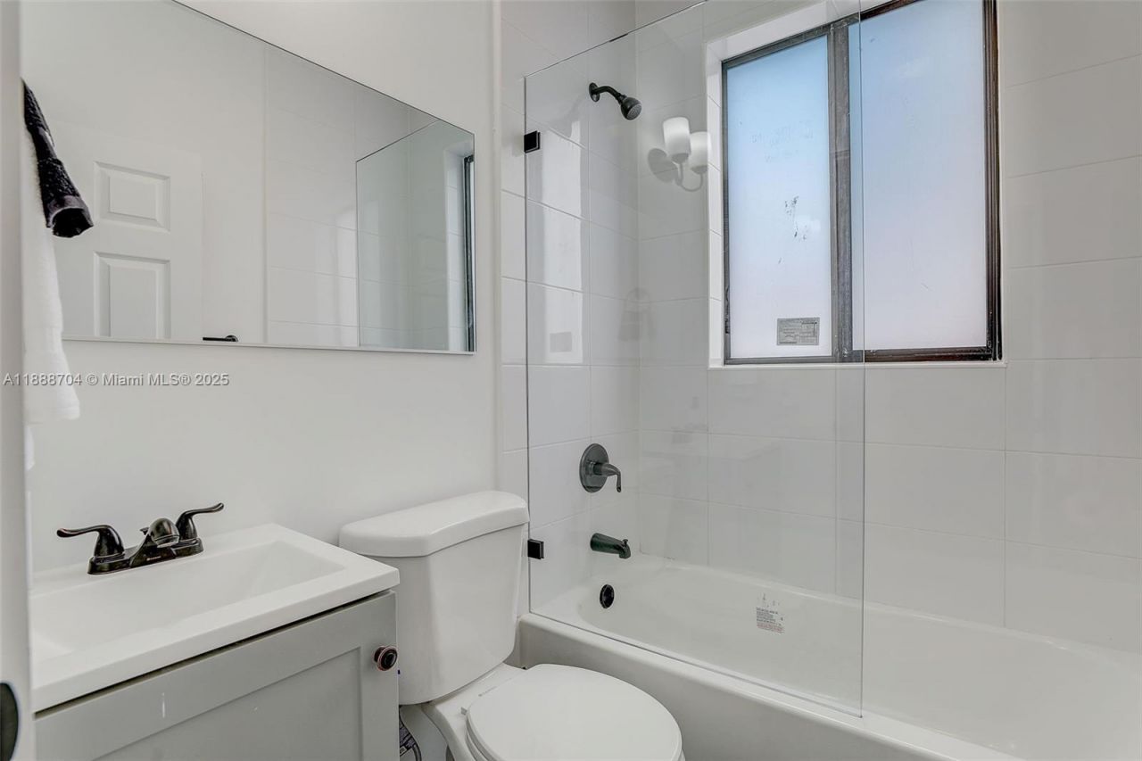 1553 SW 7th St, Miami, FL 33135 Photo