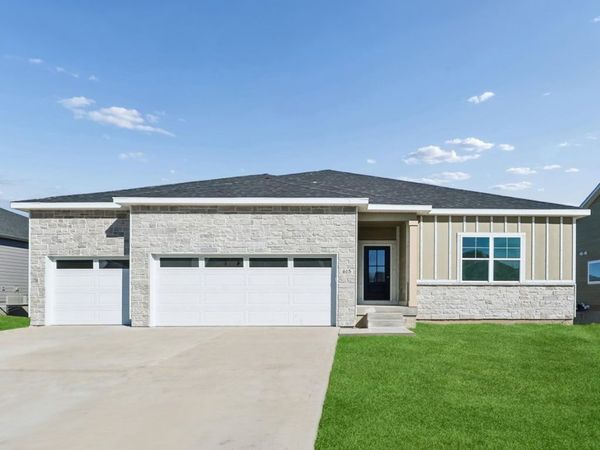 615 NW Concord Lane, Waukee, IA 50263