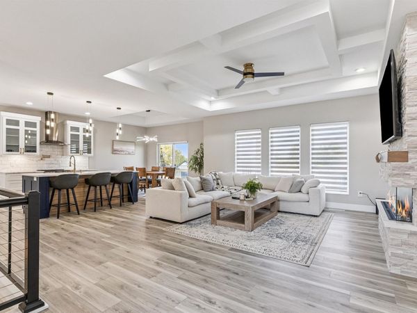 122 Kestrel Circle, Waterloo, IA 50701