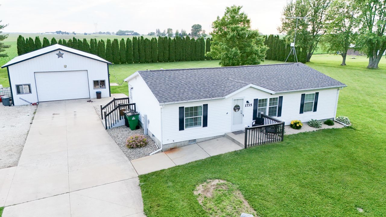 1735 Nachusa Road, Dixon, IL 61021 Main Photo