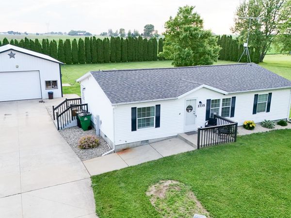 1735 Nachusa Road, Dixon, IL 61021