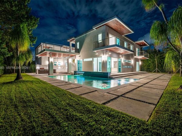 9101 SW 69th Ct, Pinecrest, FL 33156