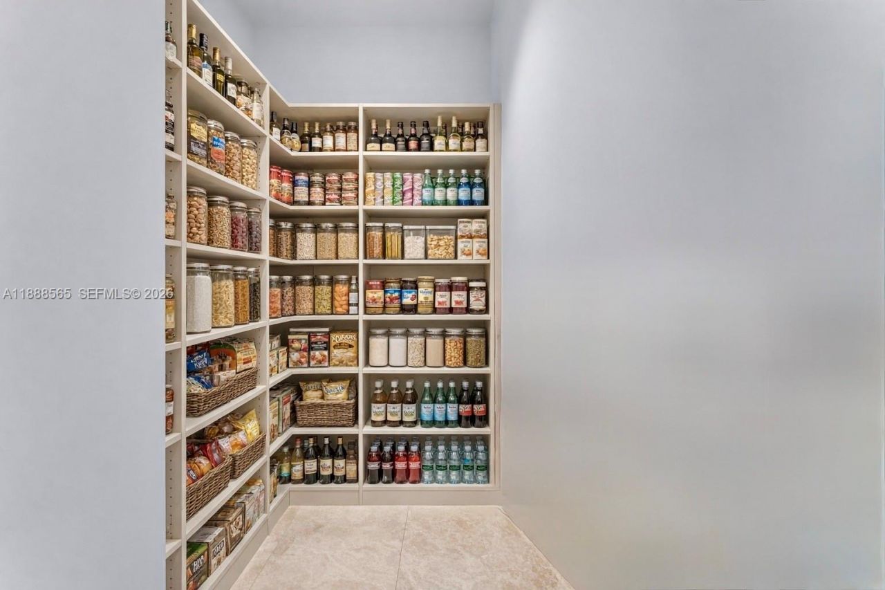 9101 SW 69th Ct, Pinecrest, FL 33156 Photo