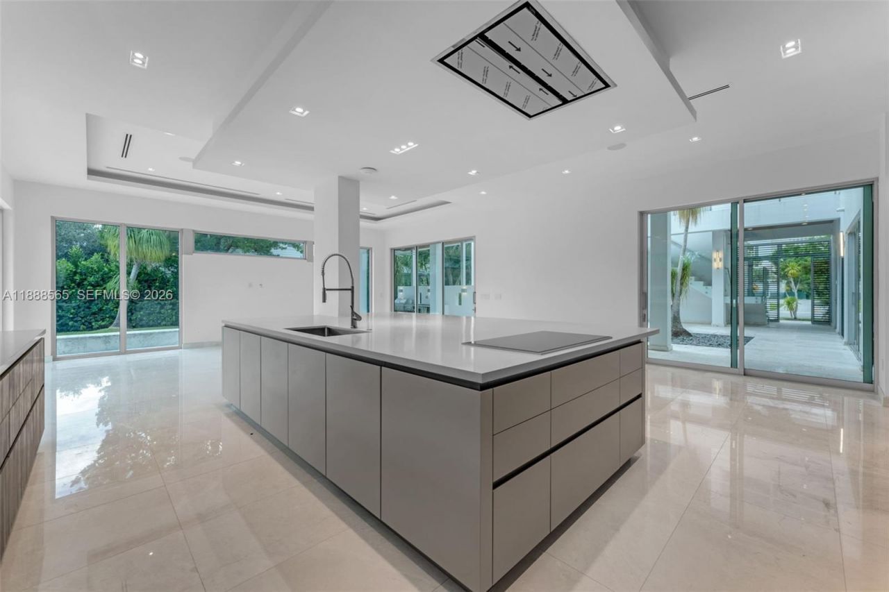 9101 SW 69th Ct, Pinecrest, FL 33156 Photo