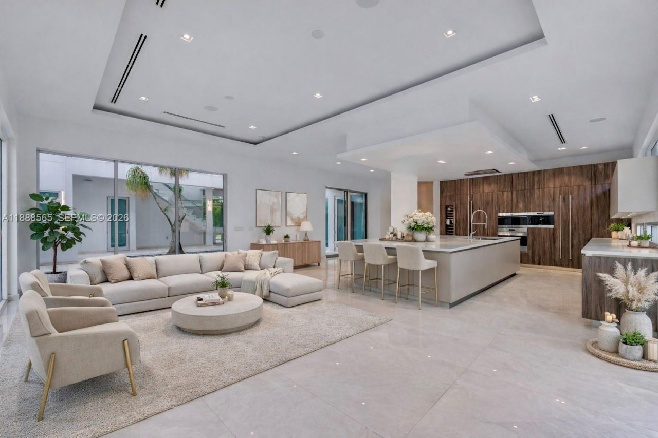 9101 SW 69th Ct, Pinecrest, FL 33156 Photo