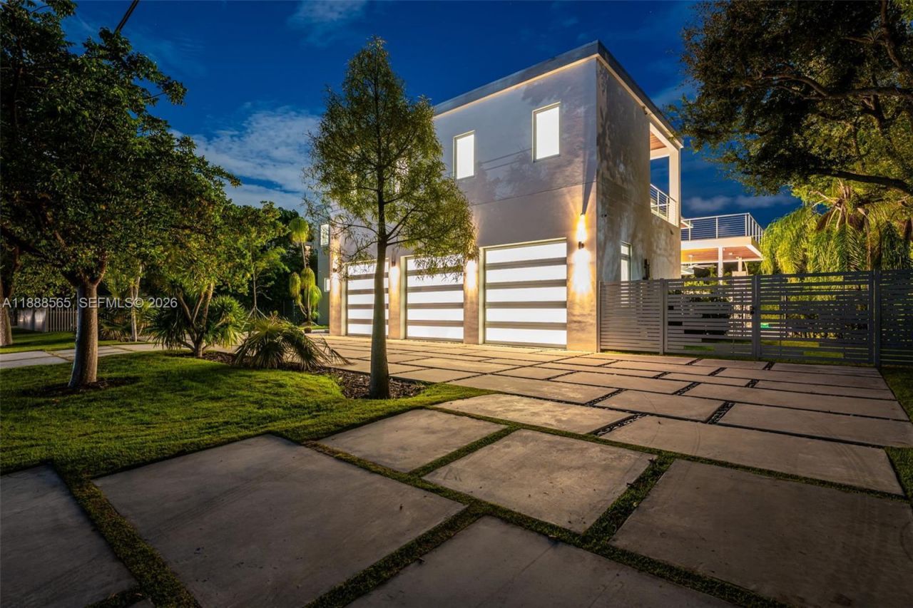 9101 SW 69th Ct, Pinecrest, FL 33156 Photo