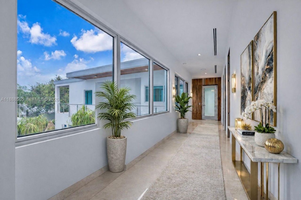 9101 SW 69th Ct, Pinecrest, FL 33156 Photo