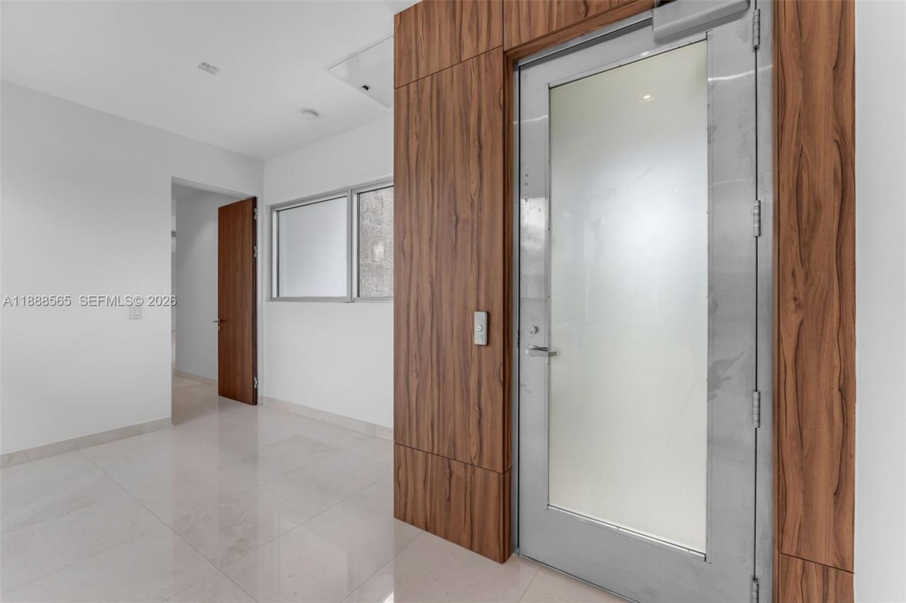 9101 SW 69th Ct, Pinecrest, FL 33156 Photo