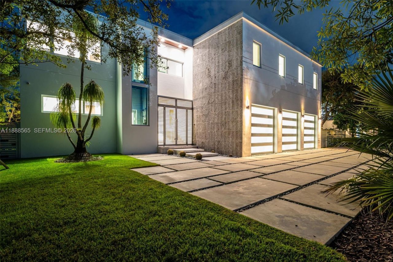 9101 SW 69th Ct, Pinecrest, FL 33156 Photo