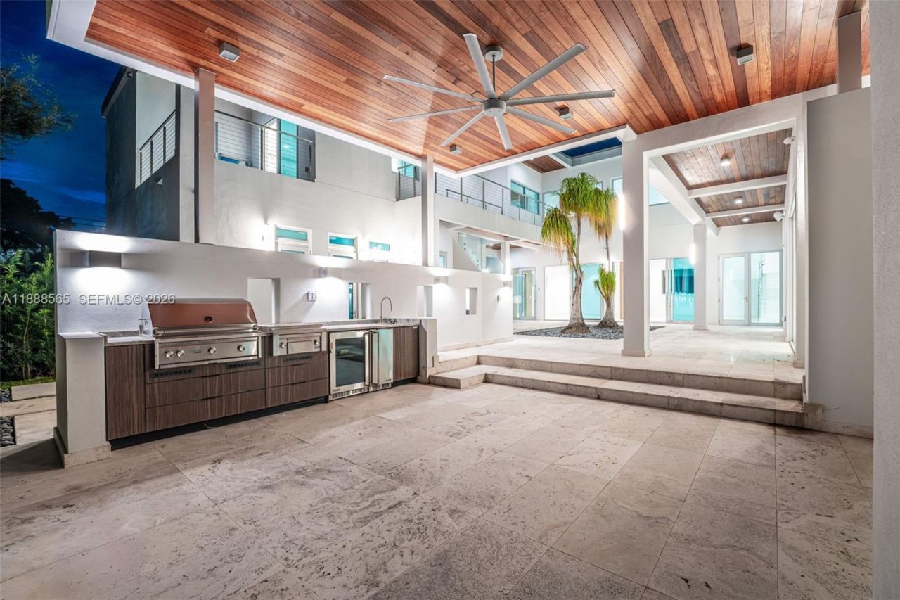 9101 SW 69th Ct, Pinecrest, FL 33156 Photo