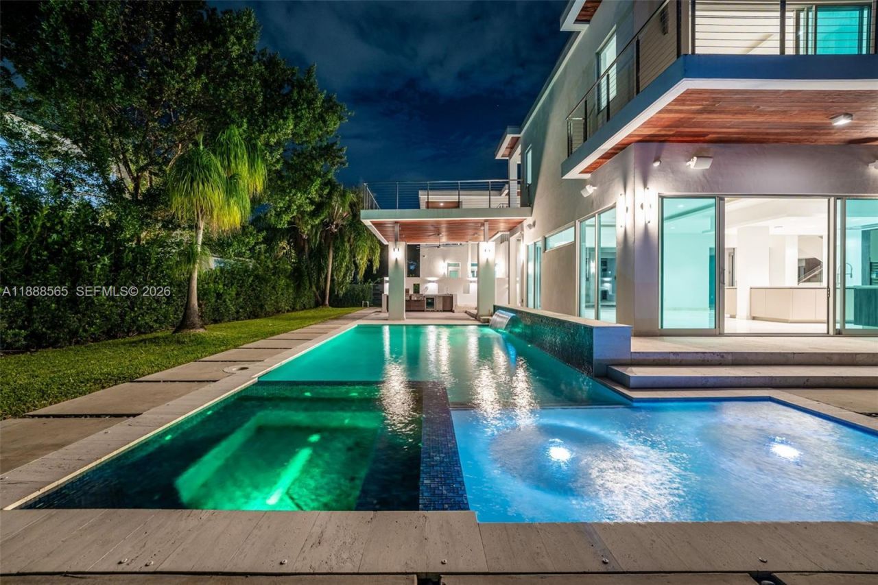 9101 SW 69th Ct, Pinecrest, FL 33156 Photo