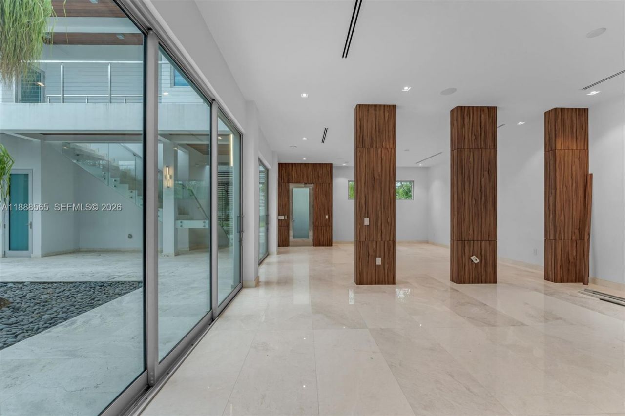 9101 SW 69th Ct, Pinecrest, FL 33156 Photo