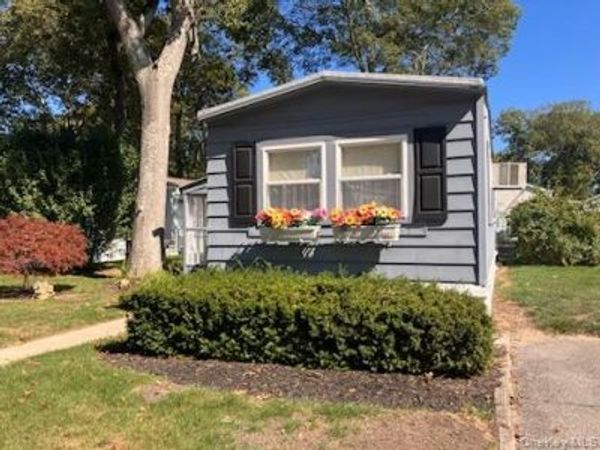 Old Country Old Country Road, Unit 44, Riverhead, NY 11901