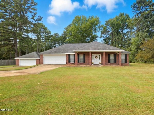 301 Belvedere Drive, Pearl, MS 39208