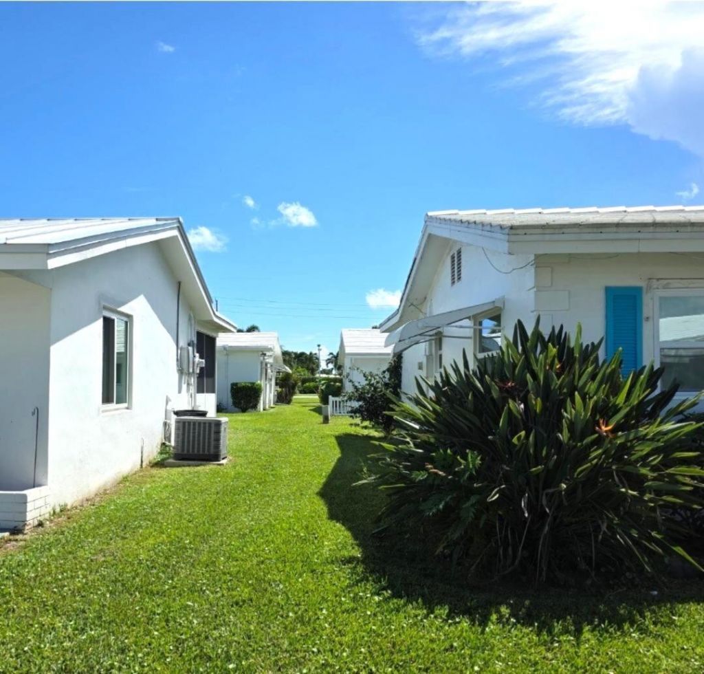 1008 Siesta Avenue, Boynton Beach, FL 33426 Photo