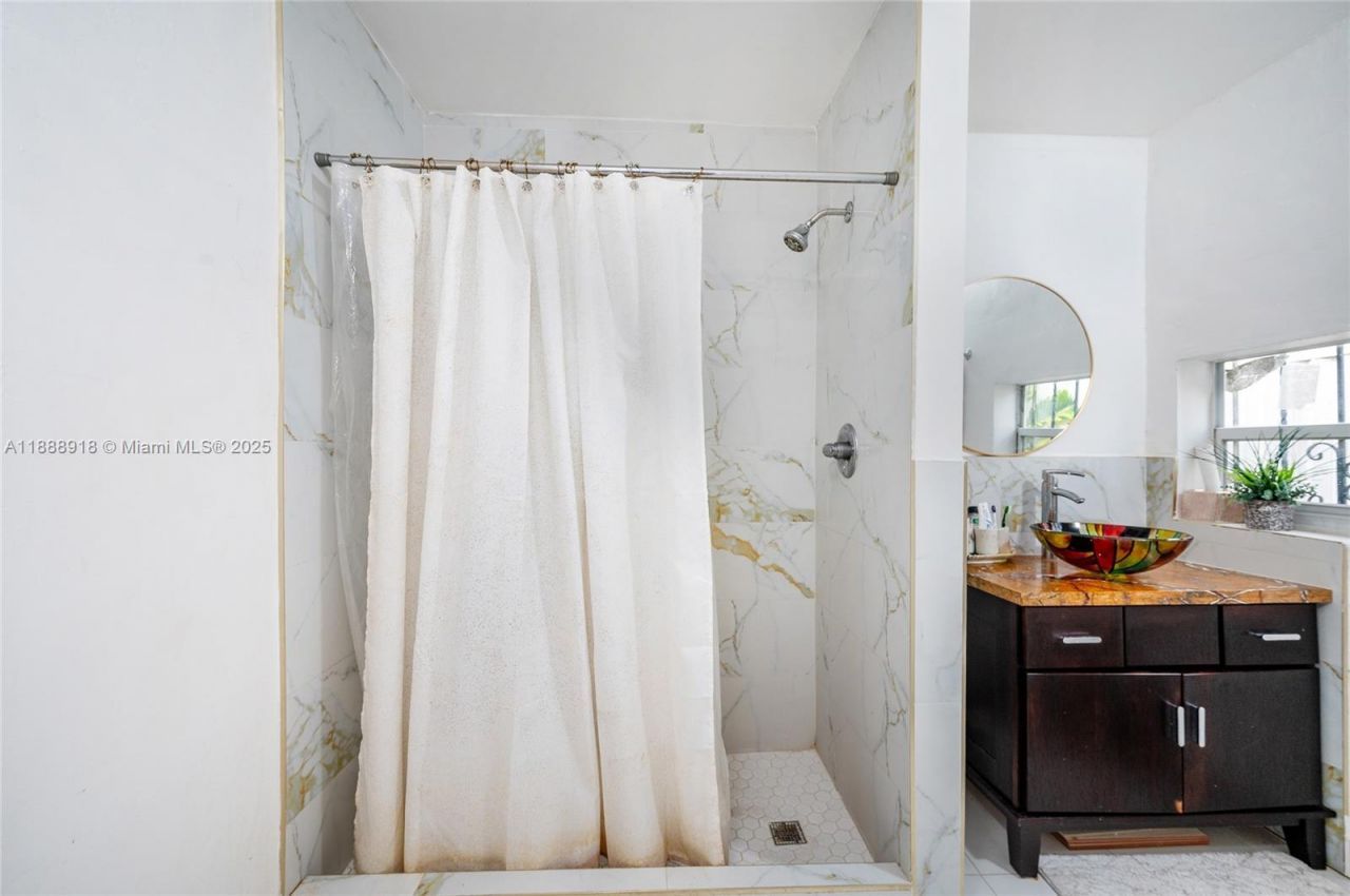 862 NE 82nd St, Miami, FL 33138 Photo