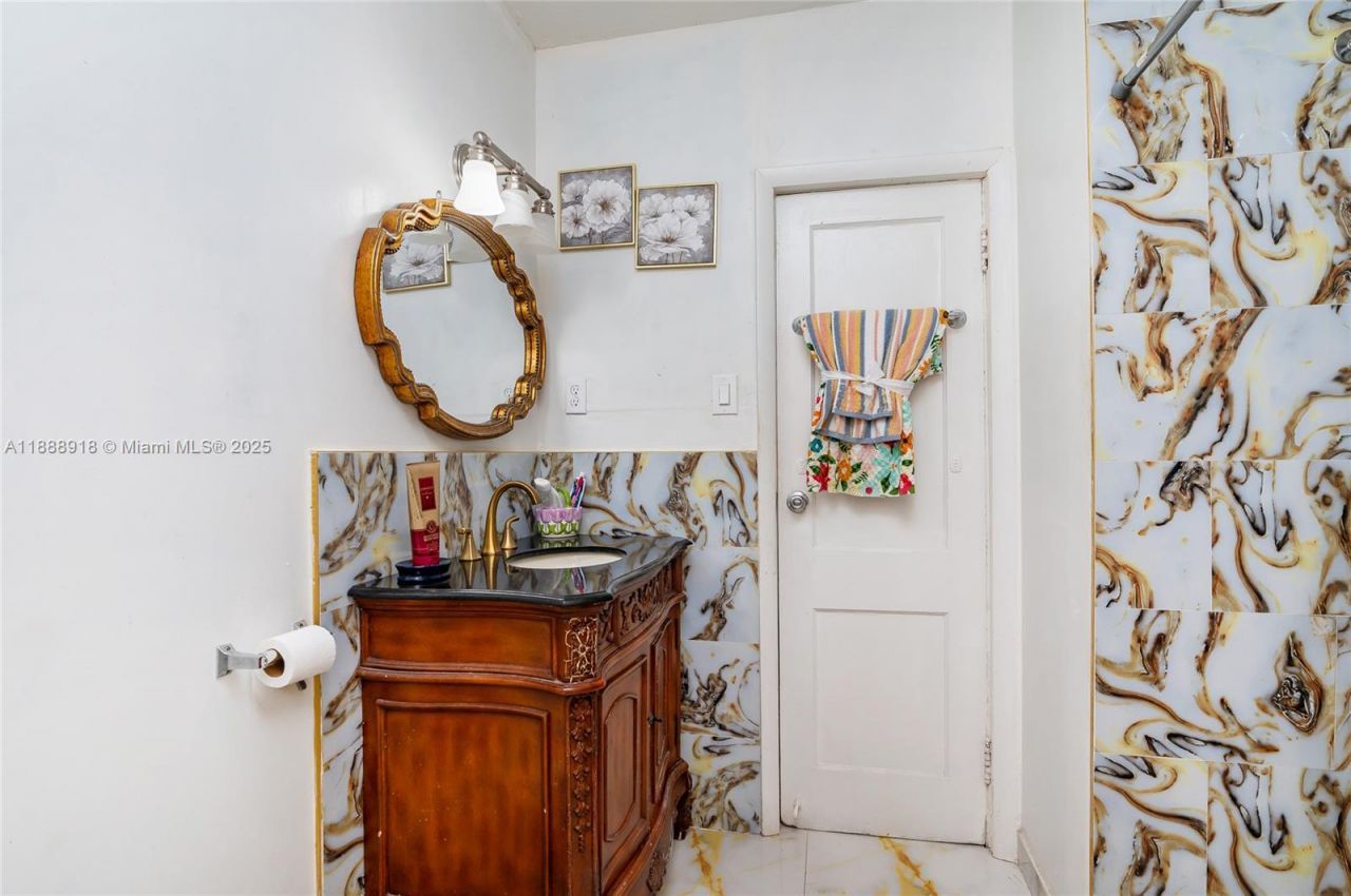 862 NE 82nd St, Miami, FL 33138 Photo