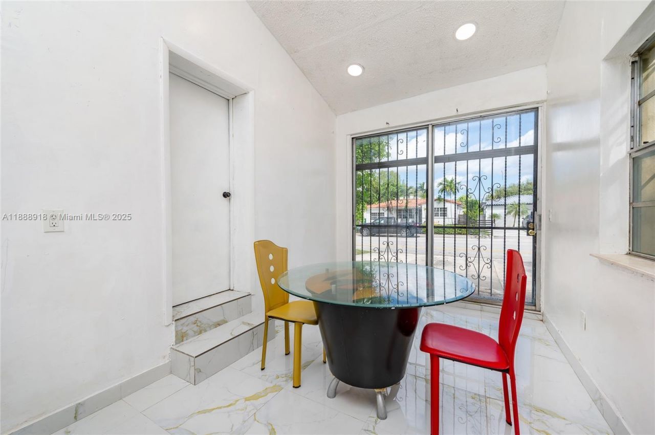 862 NE 82nd St, Miami, FL 33138 Photo