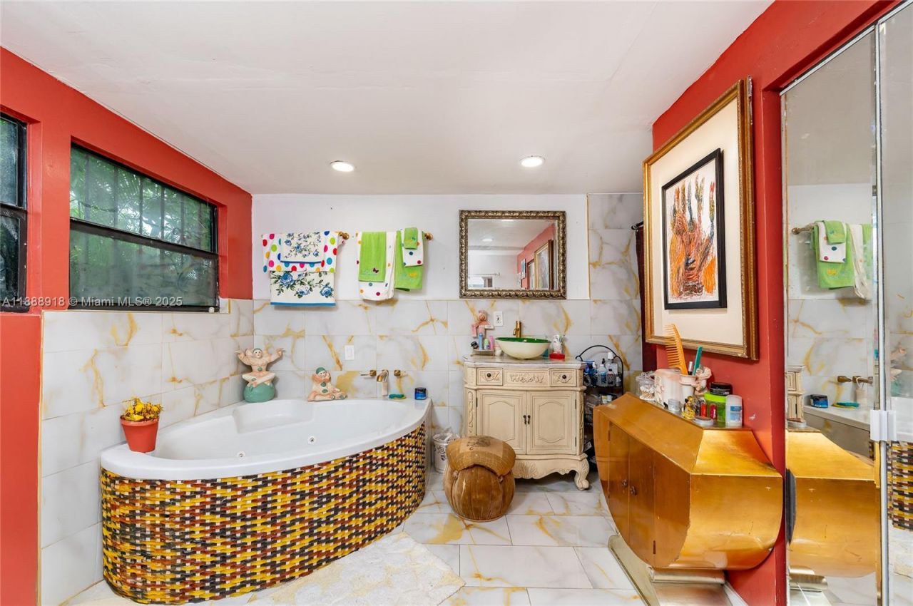 862 NE 82nd St, Miami, FL 33138 Photo