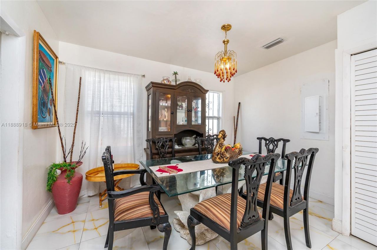 862 NE 82nd St, Miami, FL 33138 Photo