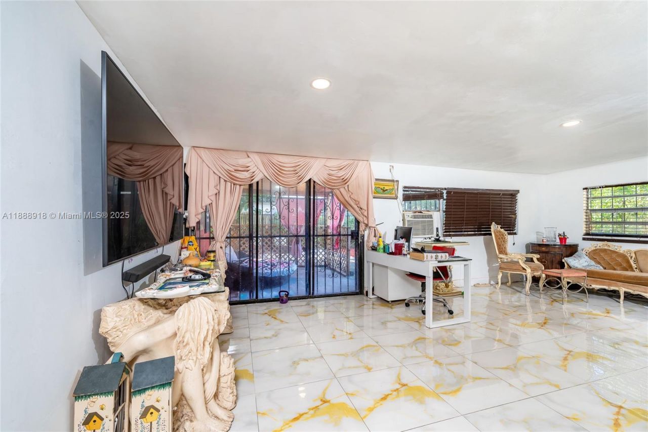 862 NE 82nd St, Miami, FL 33138 Photo