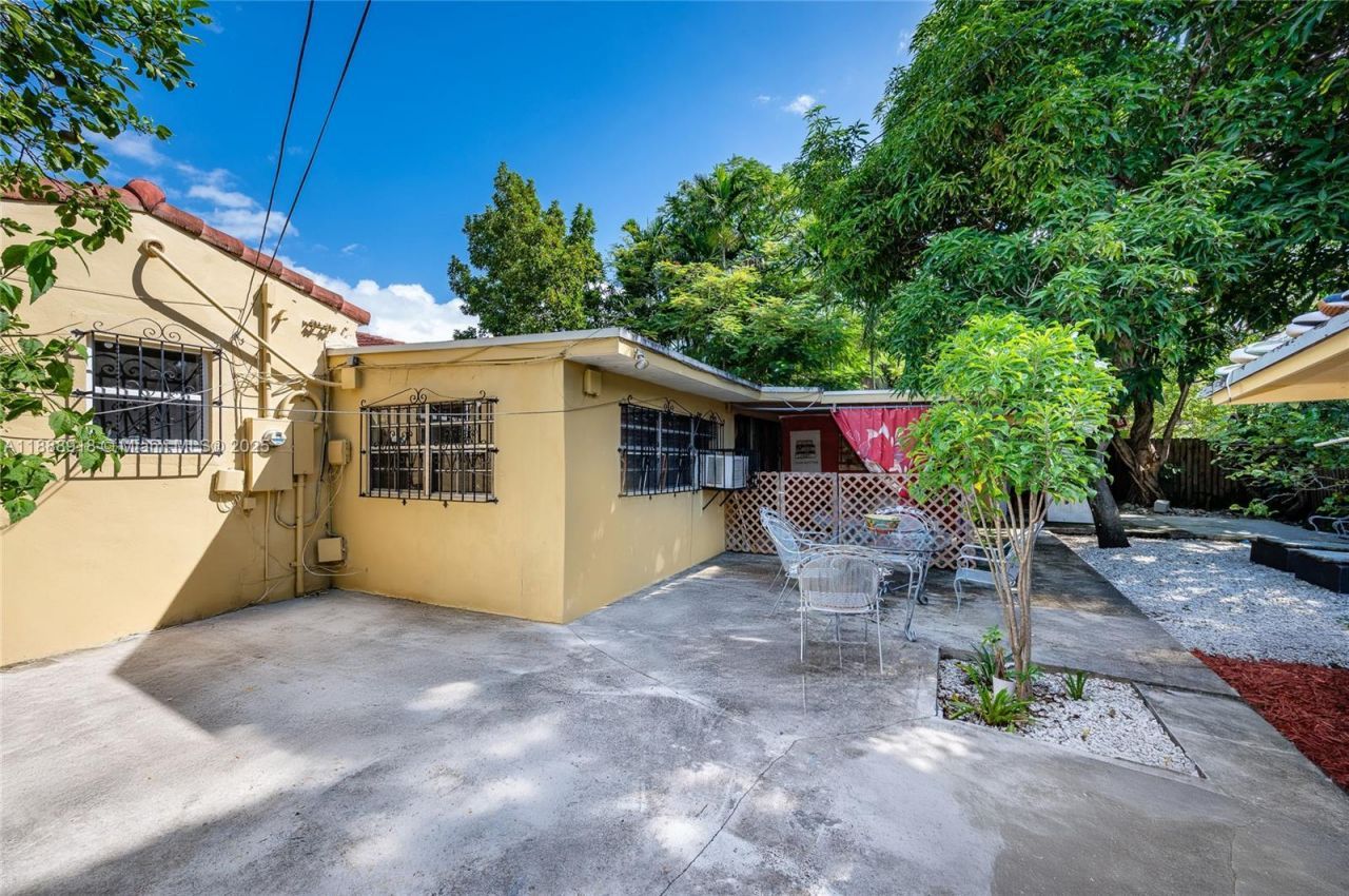 862 NE 82nd St, Miami, FL 33138 Photo