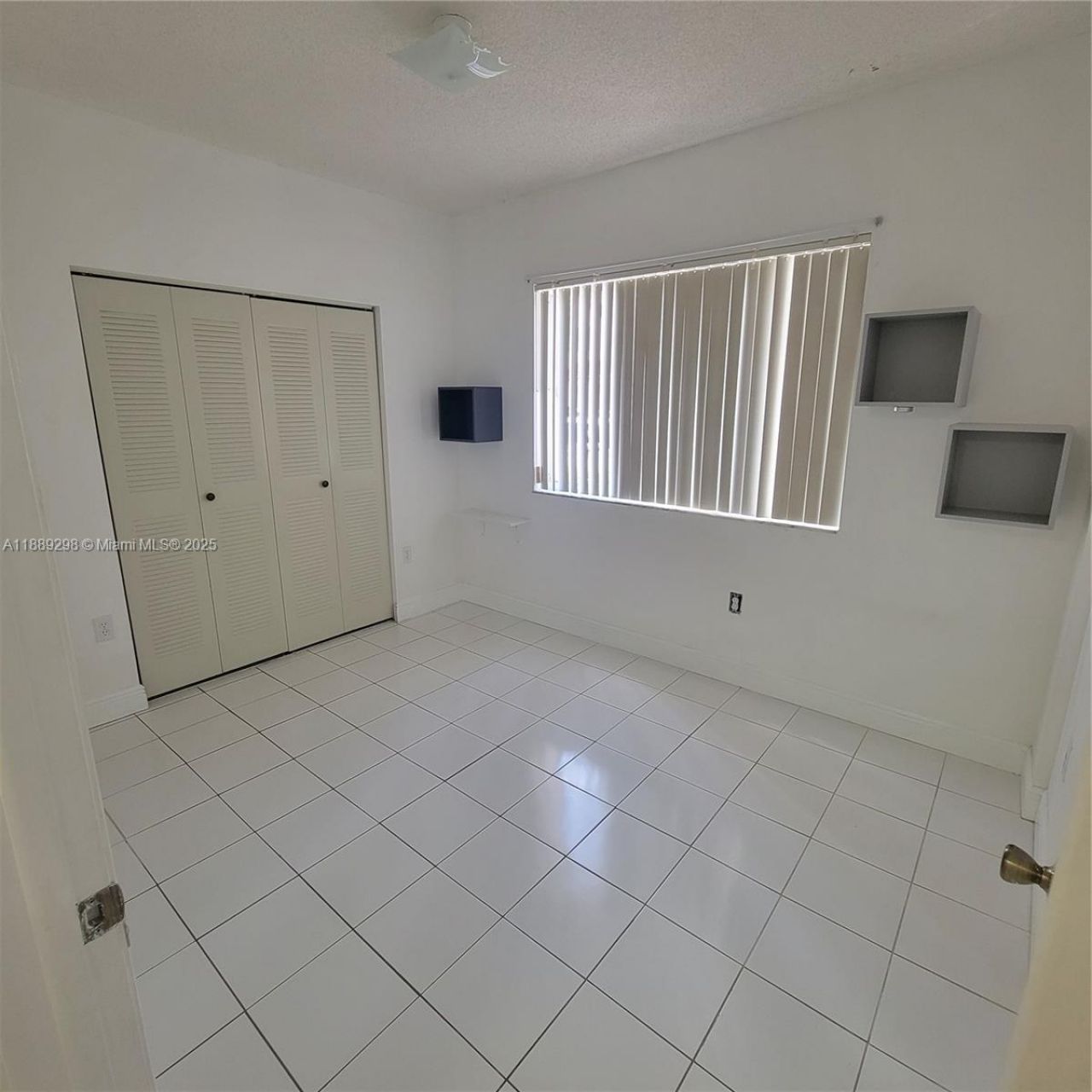 8019 Lake Dr, Unit 102, Doral, FL 33166 Photo