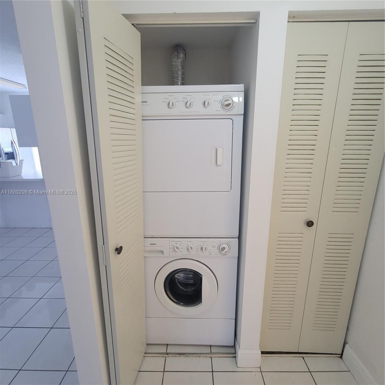 8019 Lake Dr, Unit 102, Doral, FL 33166 Photo