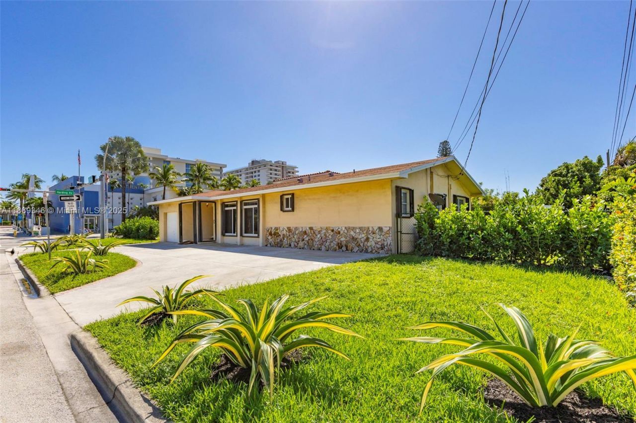 300 N 93rd St, Surfside, FL 33154 Photo