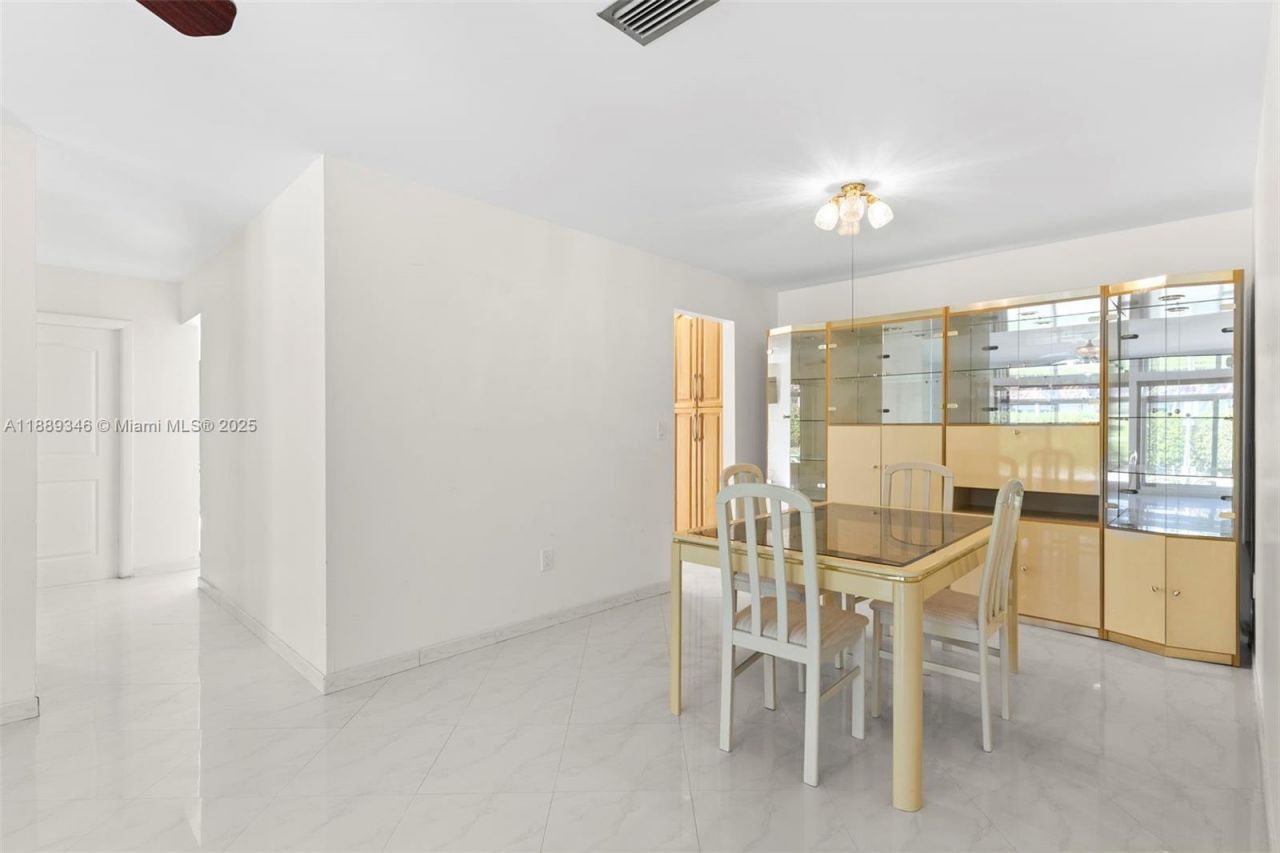 300 N 93rd St, Surfside, FL 33154 Photo