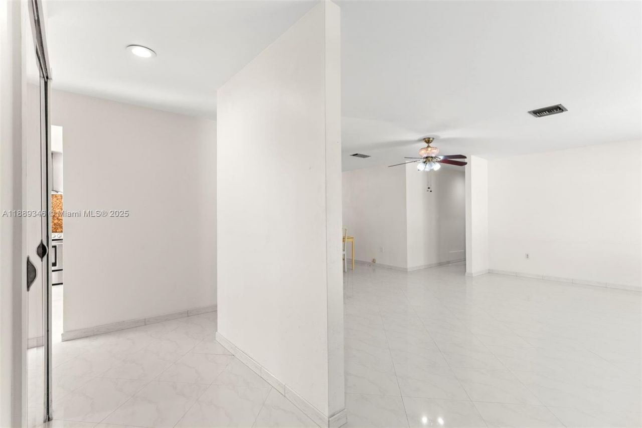 300 N 93rd St, Surfside, FL 33154 Photo