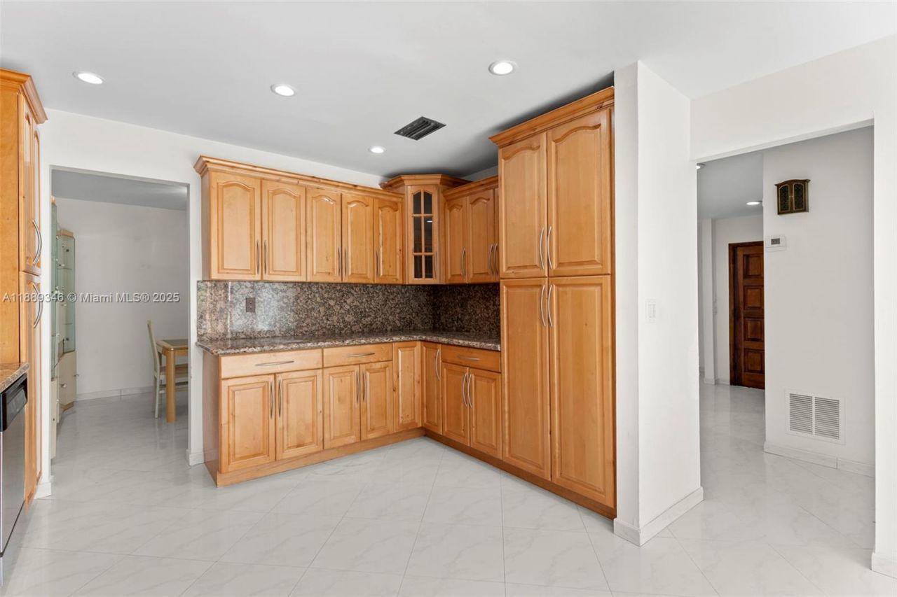 300 N 93rd St, Surfside, FL 33154 Photo