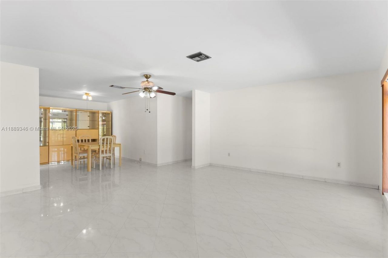 300 N 93rd St, Surfside, FL 33154 Photo