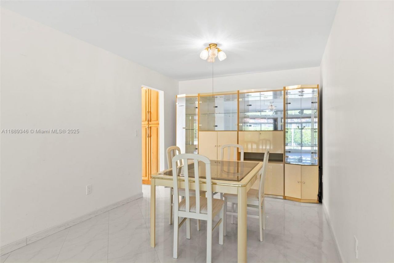 300 N 93rd St, Surfside, FL 33154 Photo