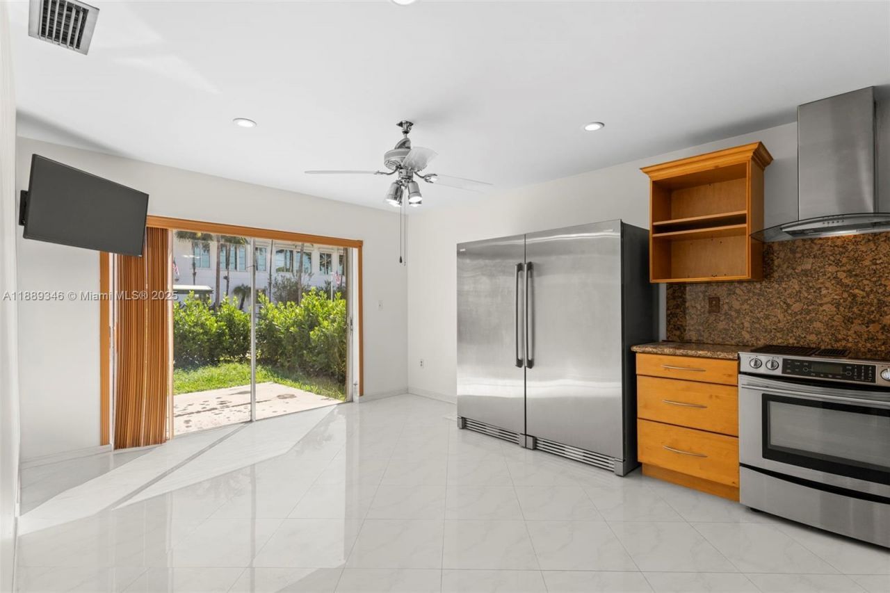 300 N 93rd St, Surfside, FL 33154 Photo